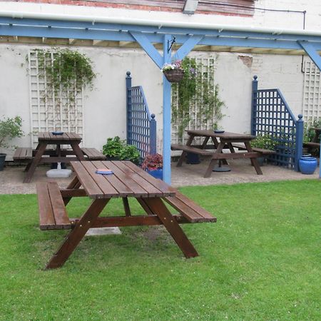 The London Inn Cheltenham Exterior photo