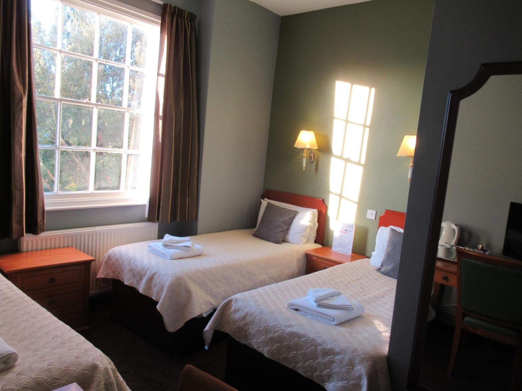 The London Inn Cheltenham Room photo